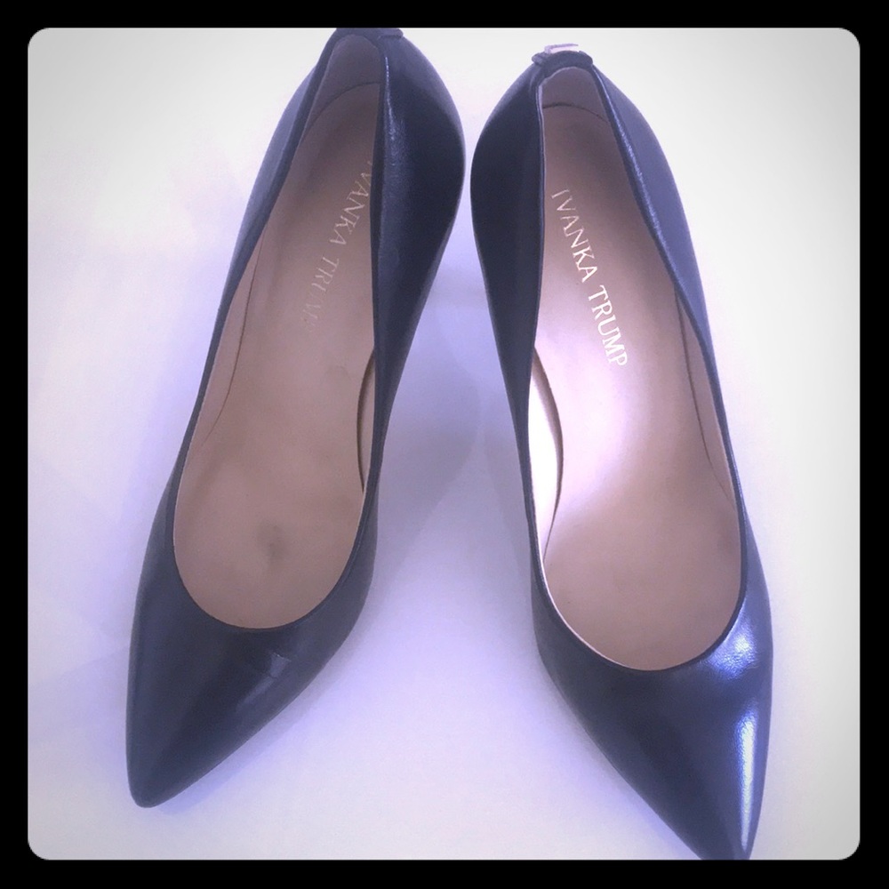 Ivanka trump black pumps